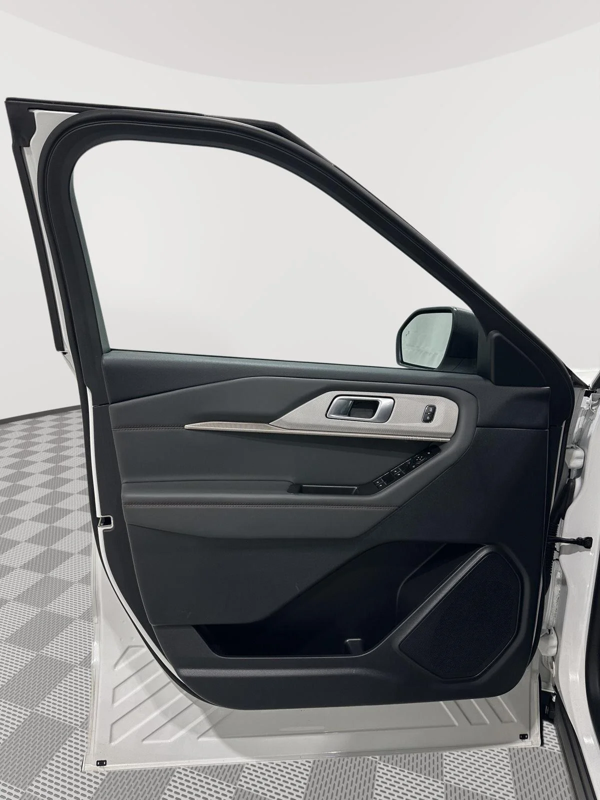 Used 2025 White Ford Active image 17