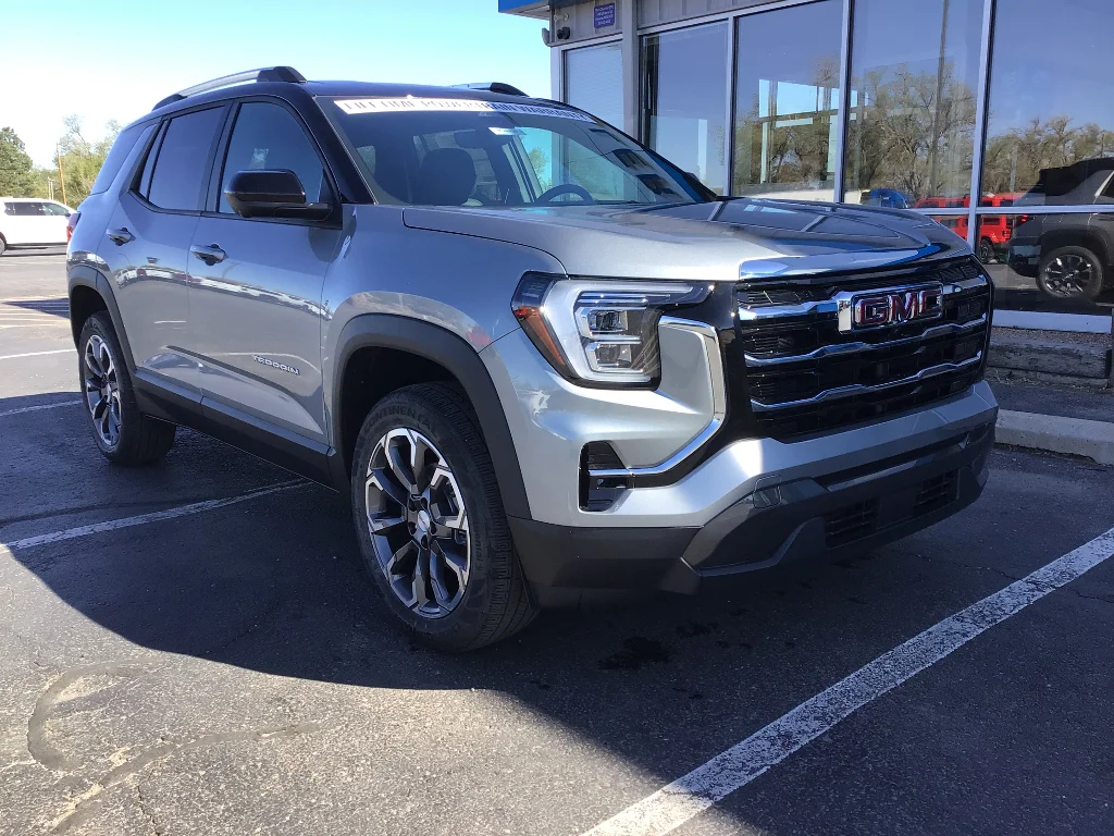 New 2026 Sterling Metallic GMC Elevation image 3