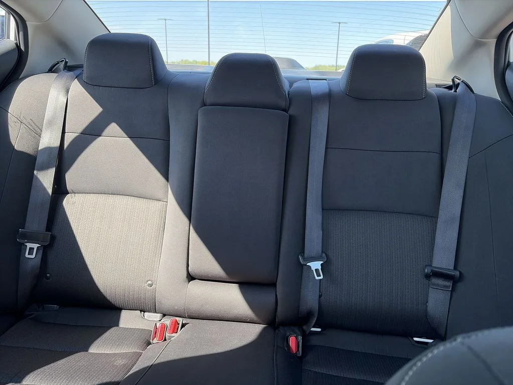 Used 2025 White Nissan 2.5 SV image 21