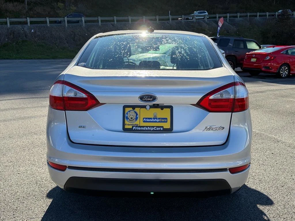 Used 2018 Silver Ford SE image 11