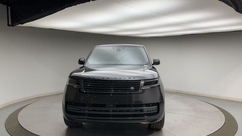 New 2026 Carpathian Gray Premium Metallic Land Rover SE image 7