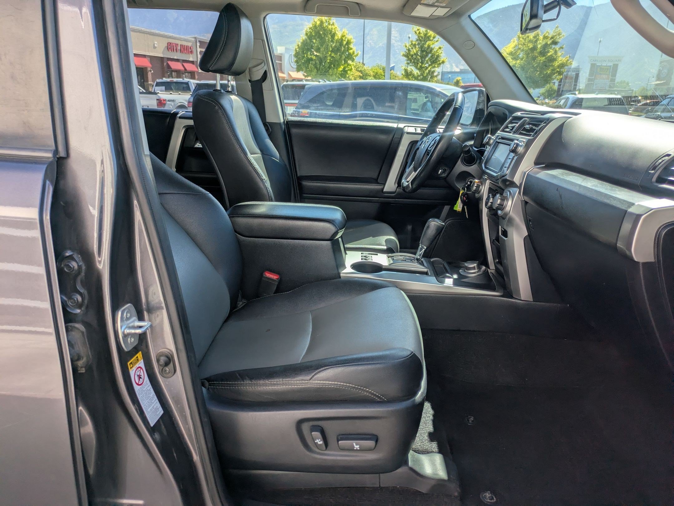 Used 2018 Magnetic Gray Metallic Toyota SR5 image 31