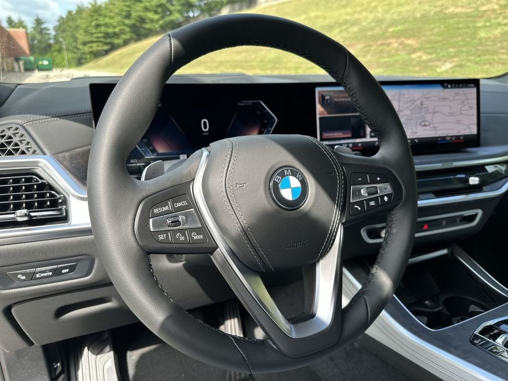 Used 2024 White BMW xDrive40i image 37