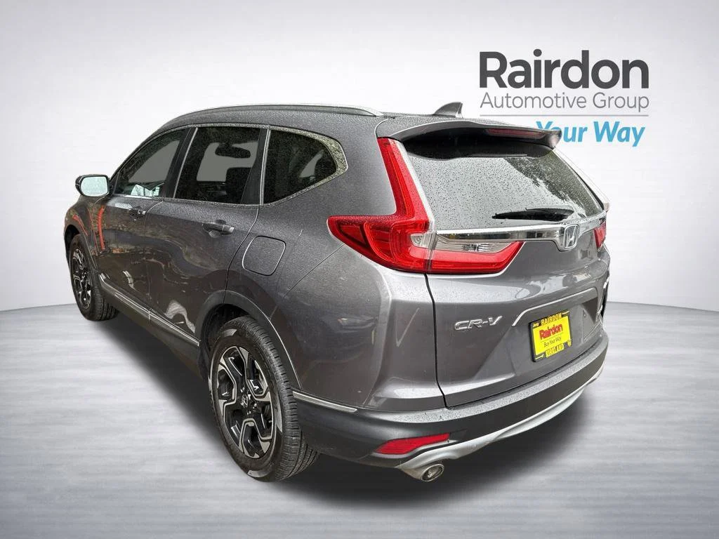 Used 2019 Modern Steel Metallic Honda Touring image 5