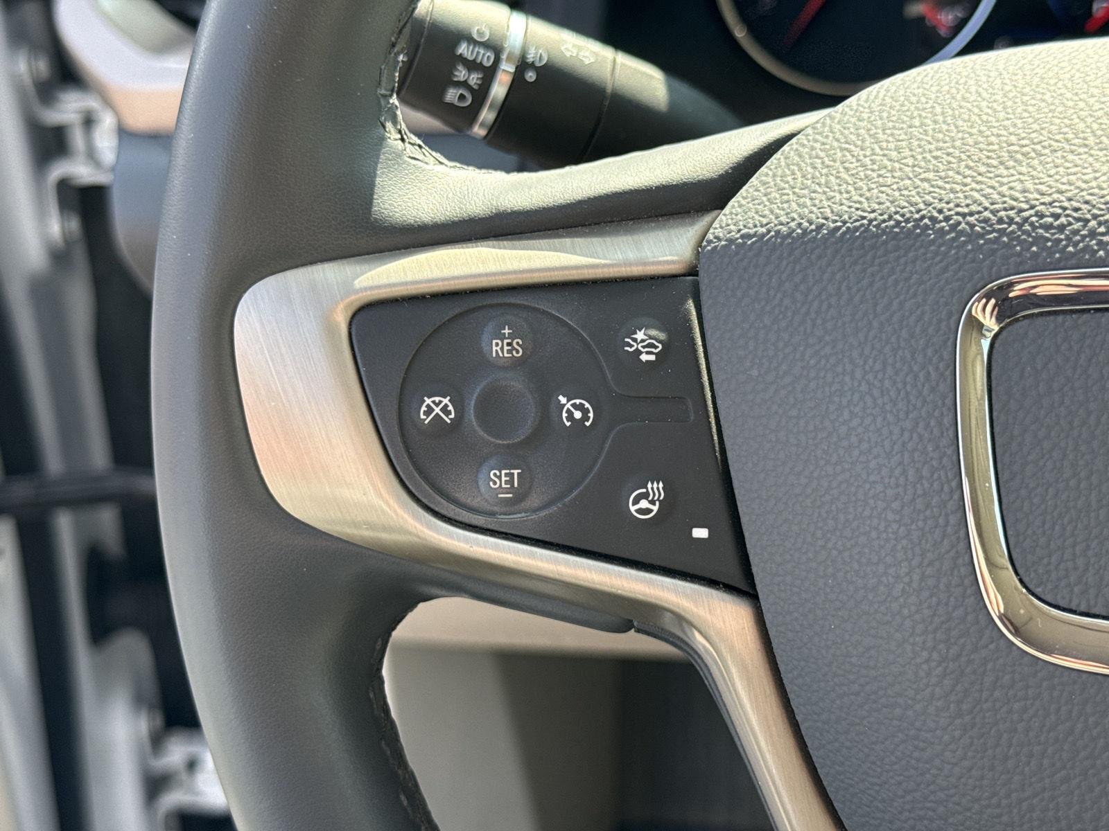 Used 2023 White Frost Tricoat GMC Denali image 16