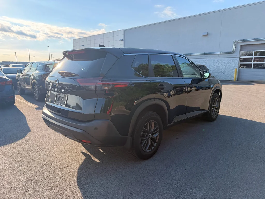 Used 2021 Super Black Nissan S image 4