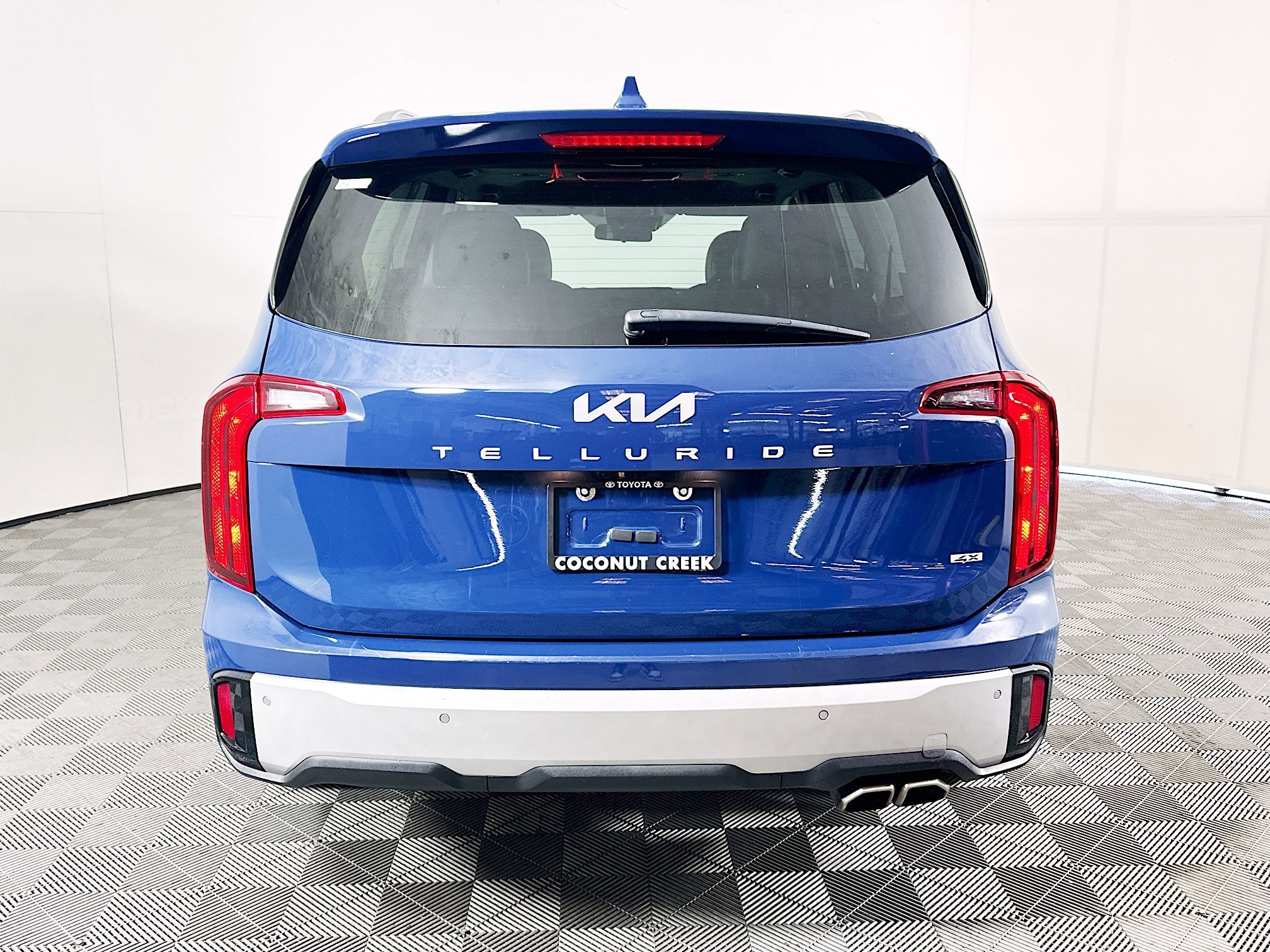 Used 2023 Midnight Lake Blue Kia S image 4