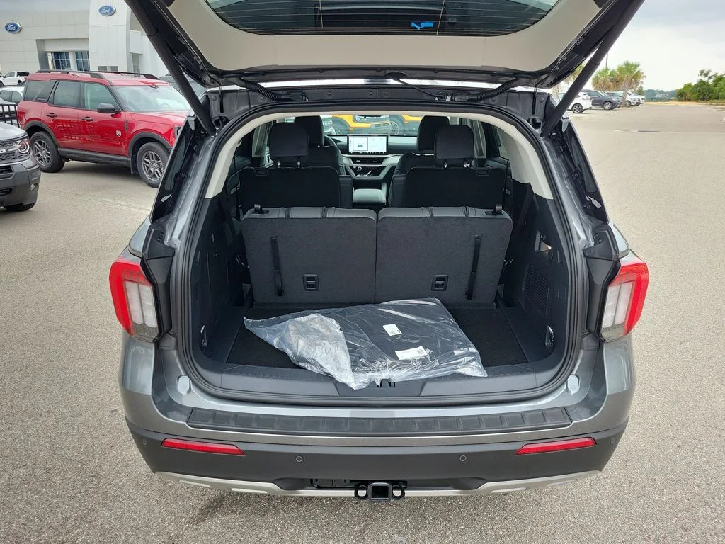 New 2026 Carbonized Gray Metallic Ford Active image 11