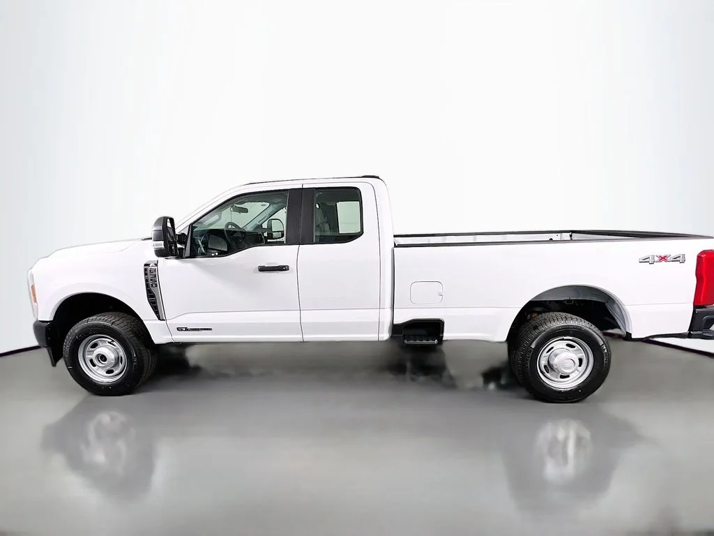 New 2026 Oxford White Ford XL image 6
