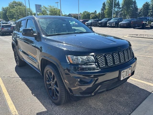 Used 2018 Black Jeep Altitude image 1