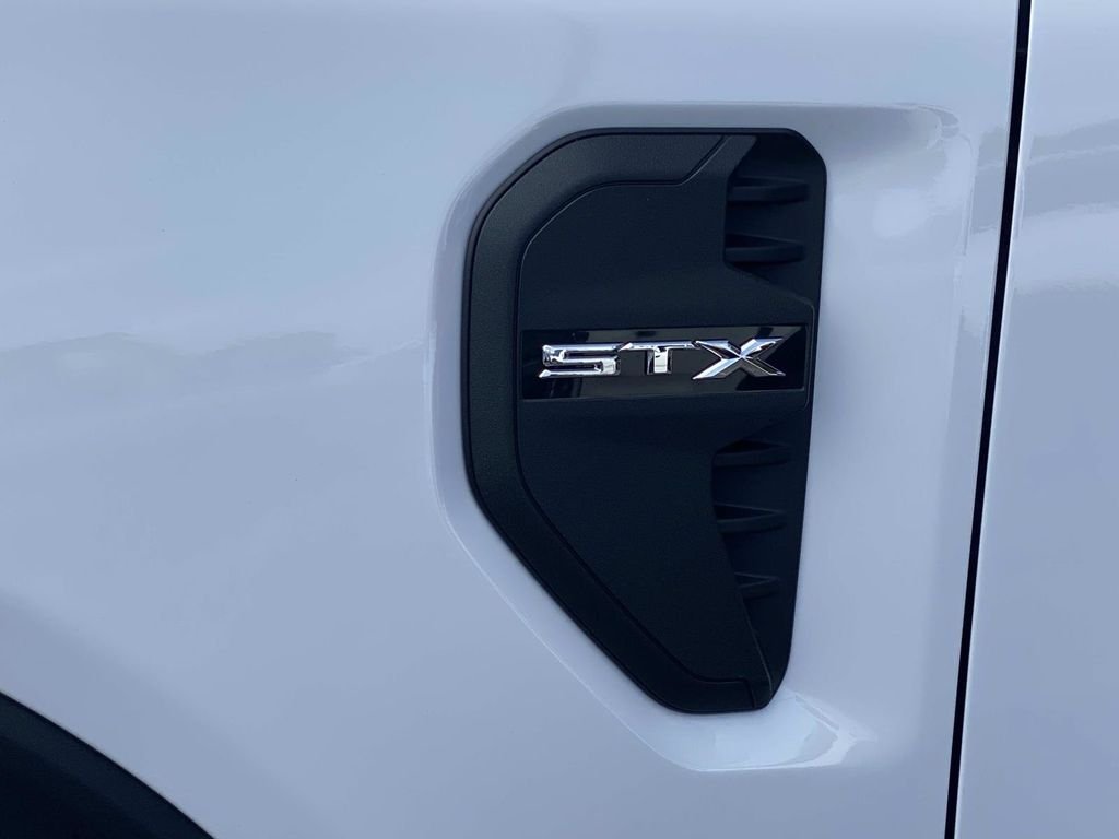 New 2026 Oxford White Ford XL image 8