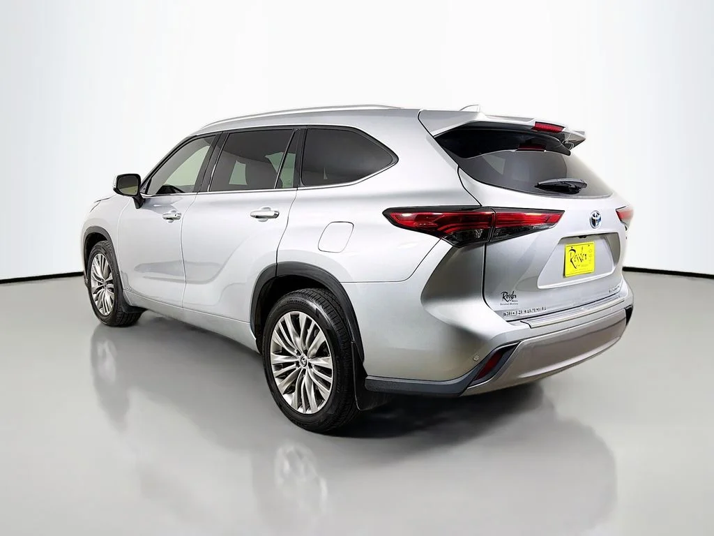 Certified Used 2022 Silver Toyota Platinum image 9