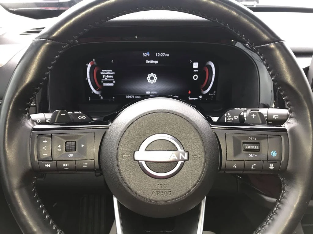 Used 2024 Blue Nissan Platinum image 14