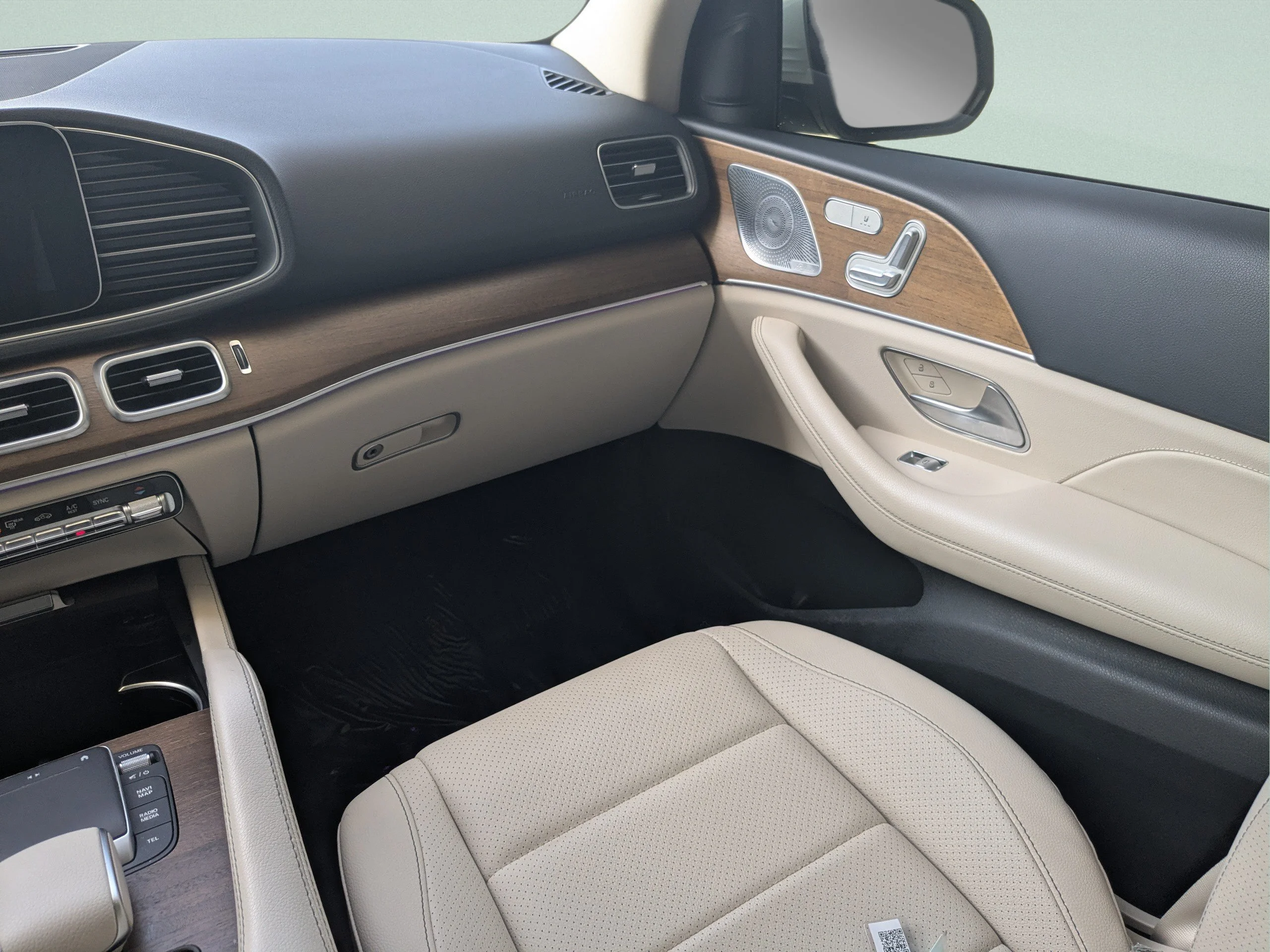 Used 2022 White Mercedes-Benz GLE 350 image 18