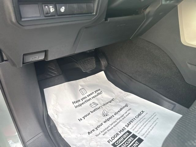 Used 2024  Toyota SR5 image 30