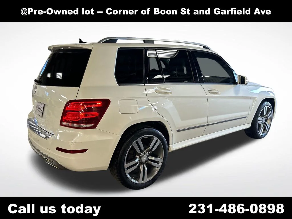 Used 2014  Mercedes-Benz GLK 350 image 5