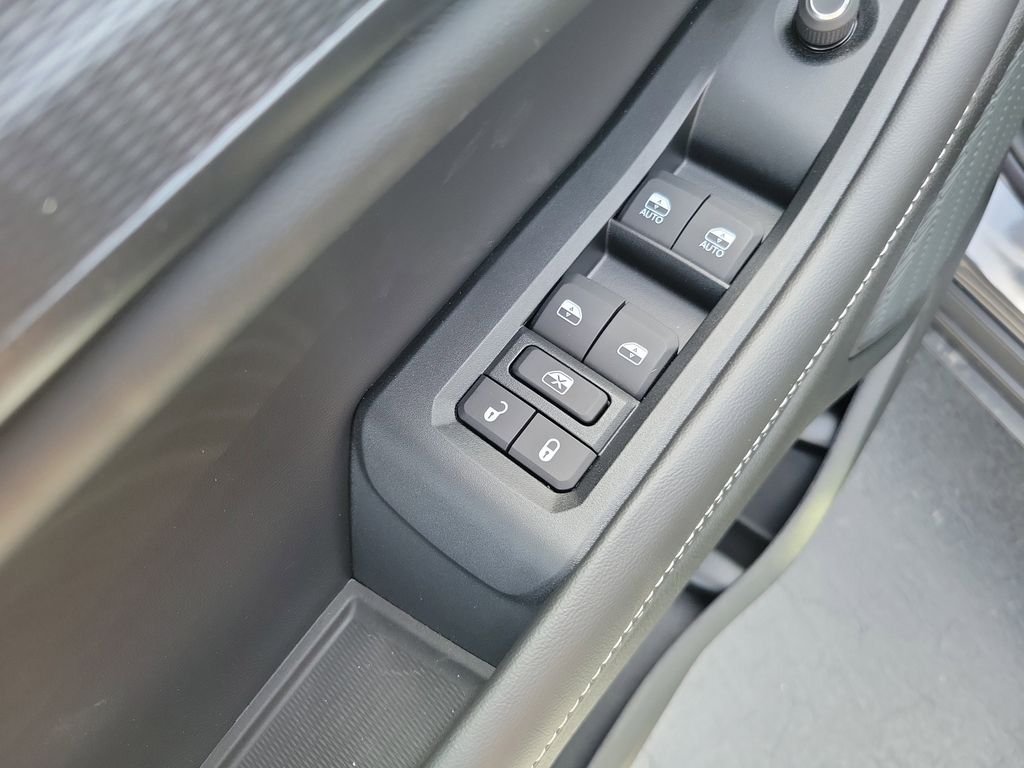New 2026 Baltic Gray Metallic Clearcoat Jeep Laredo X image 17