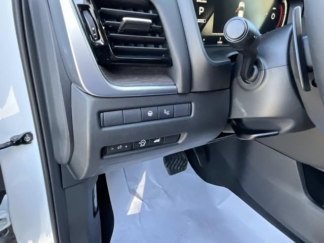 New 2026 Everest White Pearl TriCoat Nissan Platinum image 27