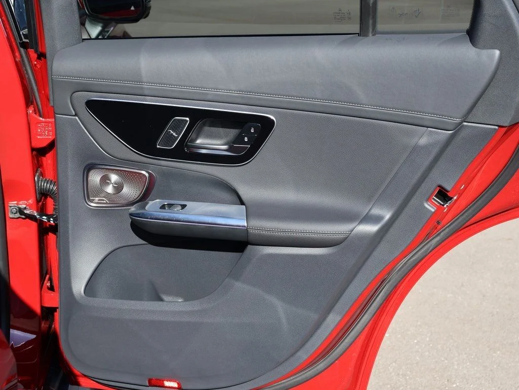 Certified Used 2026 MANUFAKTUR Patagonia Red Metallic Mercedes-Benz GLC 300 image 16