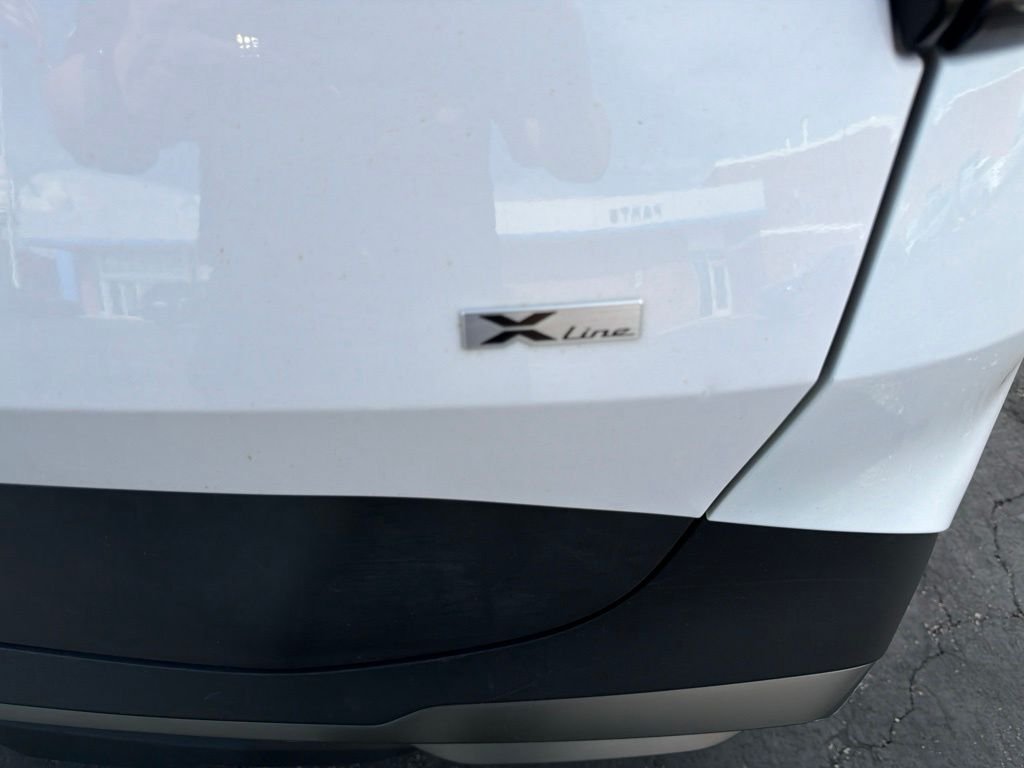 Used 2023 White Kia X-Line image 4