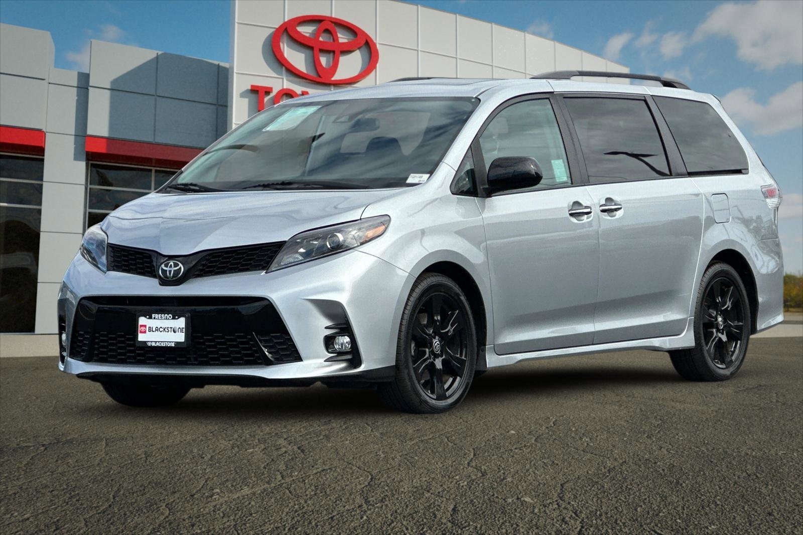 2020 Toyota Sienna SE - Photo 7