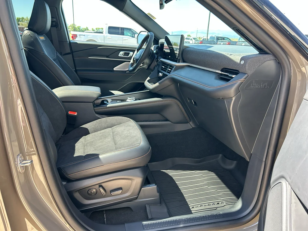 New 2026 MARSH GRAY Ford Tremor image 18