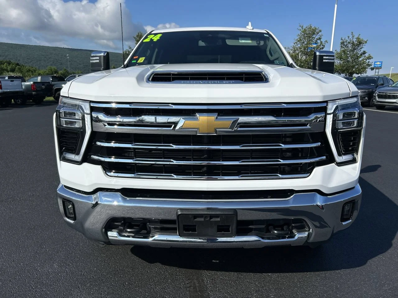 Used 2024 Summit White Chevrolet LTZ image 14
