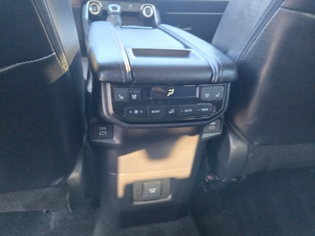 Used 2025  Toyota Platinum image 13