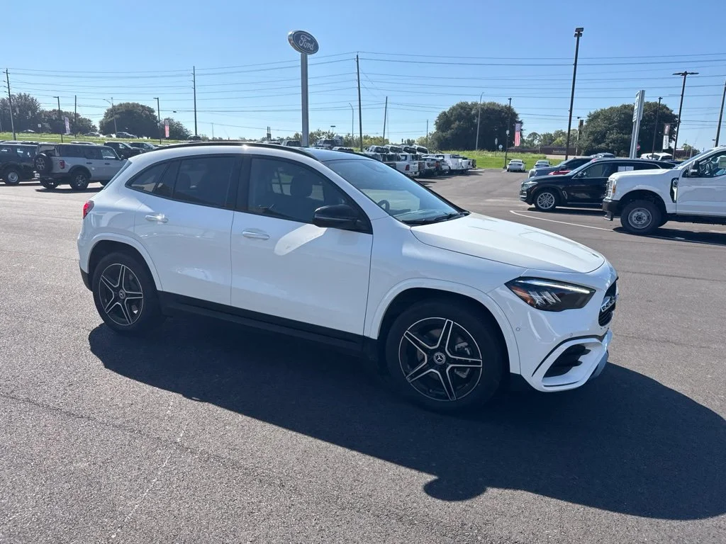 Used 2025  Mercedes-Benz GLA 250 image 16
