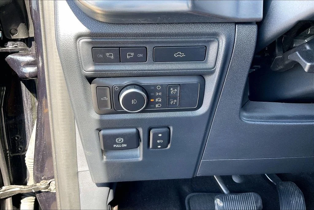 Used 2022 Blue Ford Lariat image 36