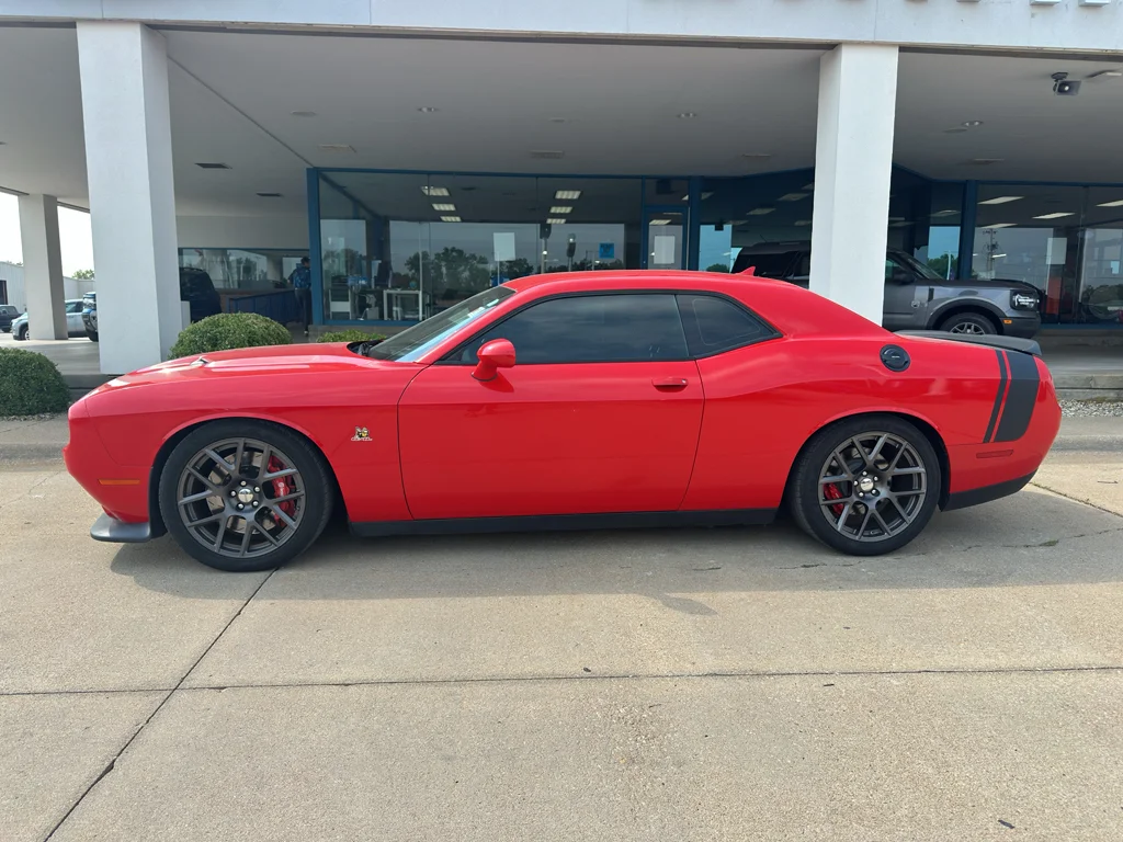 Used 2016 Torred Clearcoat Dodge R/T Scat Pack image 26