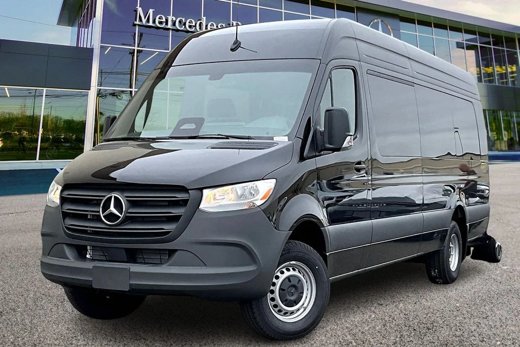 New 2025  Mercedes-Benz Cargo 170 WB image 2