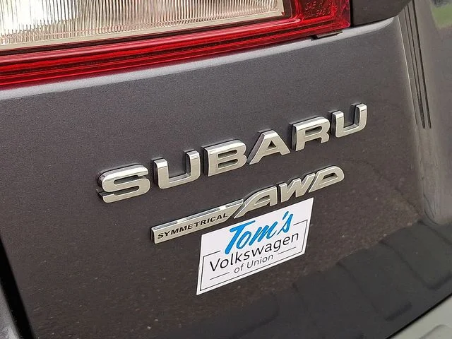 Used 2016 Gray Subaru 2.5i Premium image 30