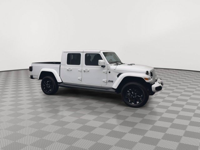 Used 2022 Bright White Clearcoat Jeep High Altitude image 39