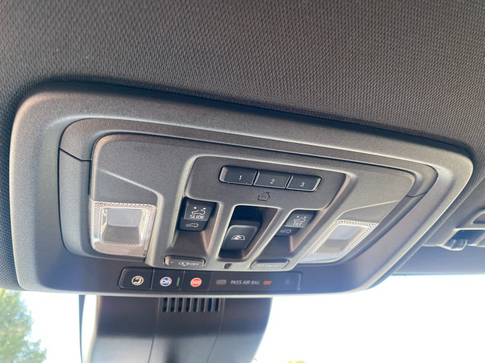 Used 2023 SUMMIT WHITE GMC AT4 image 20