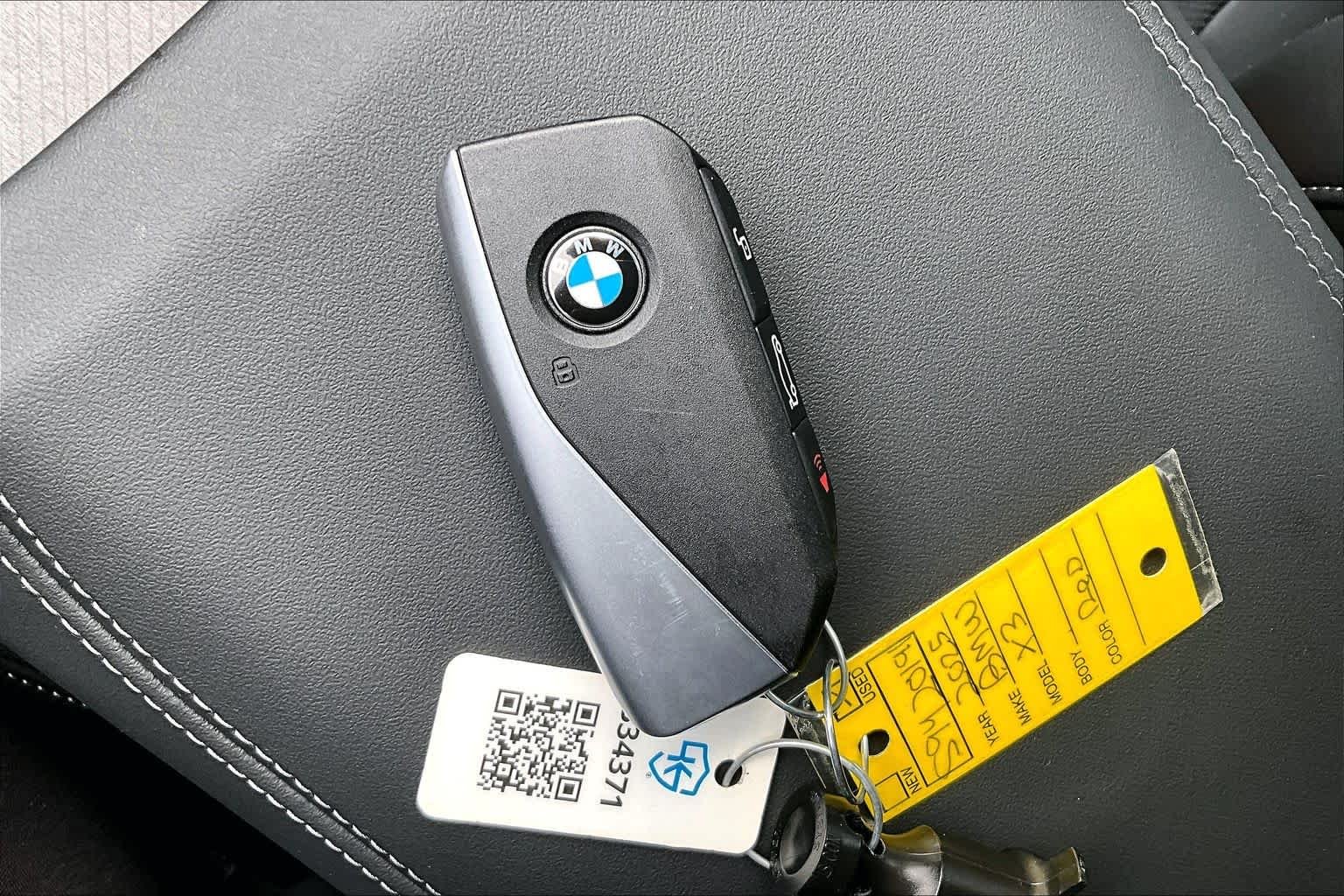 Used 2025 Vegas Red Metallic BMW 30 xDrive image 15