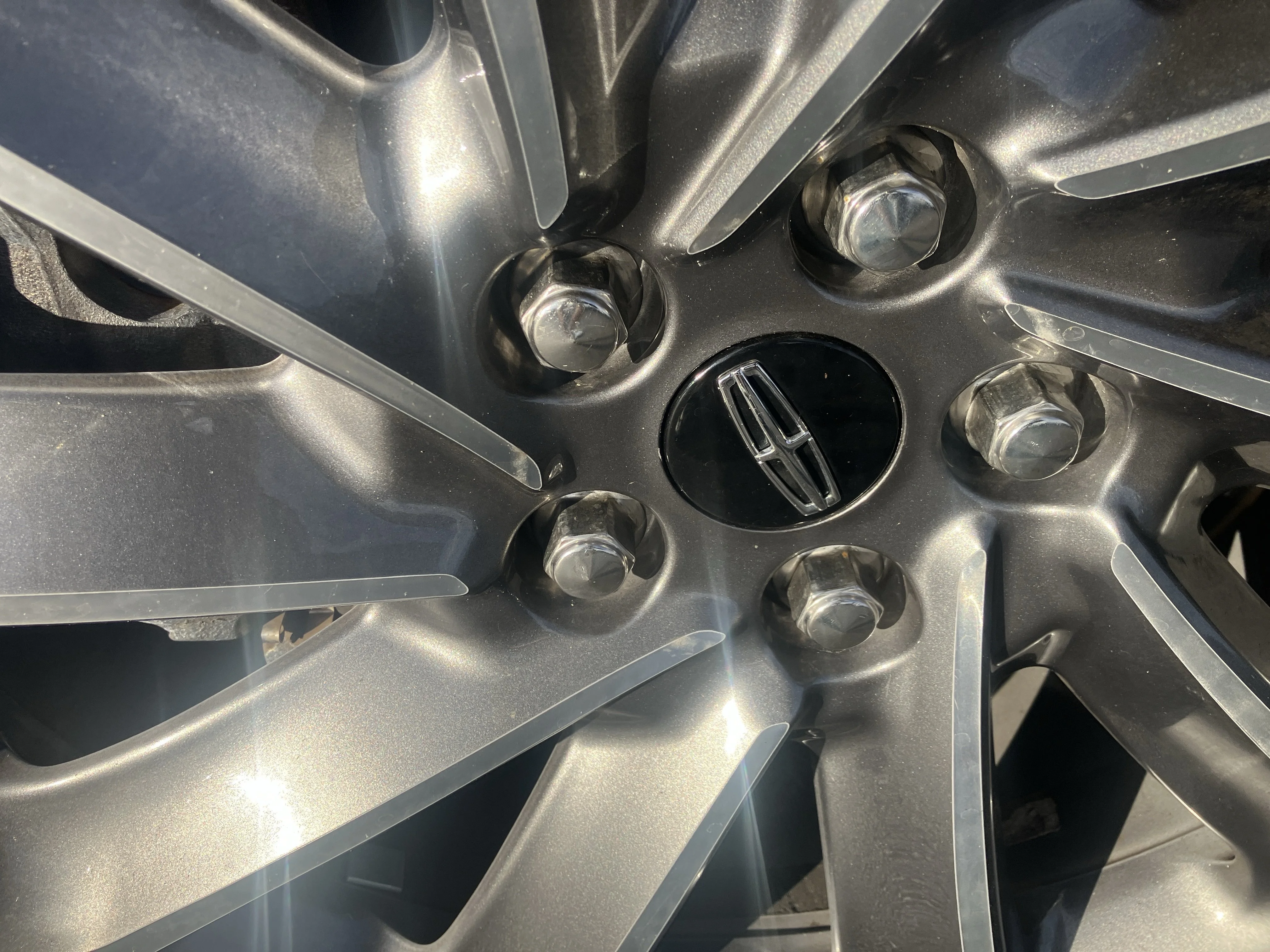 Used 2020 Radiance Metallic Lincoln Grand Touring image 10