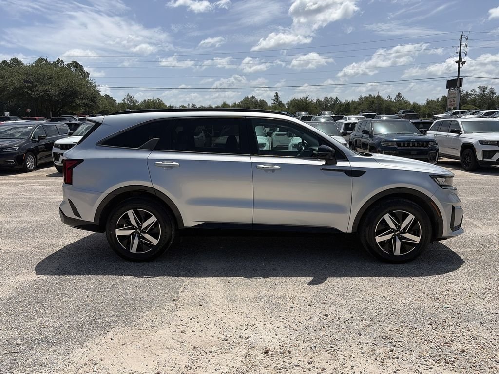 Used 2021 Silver Kia S image 7