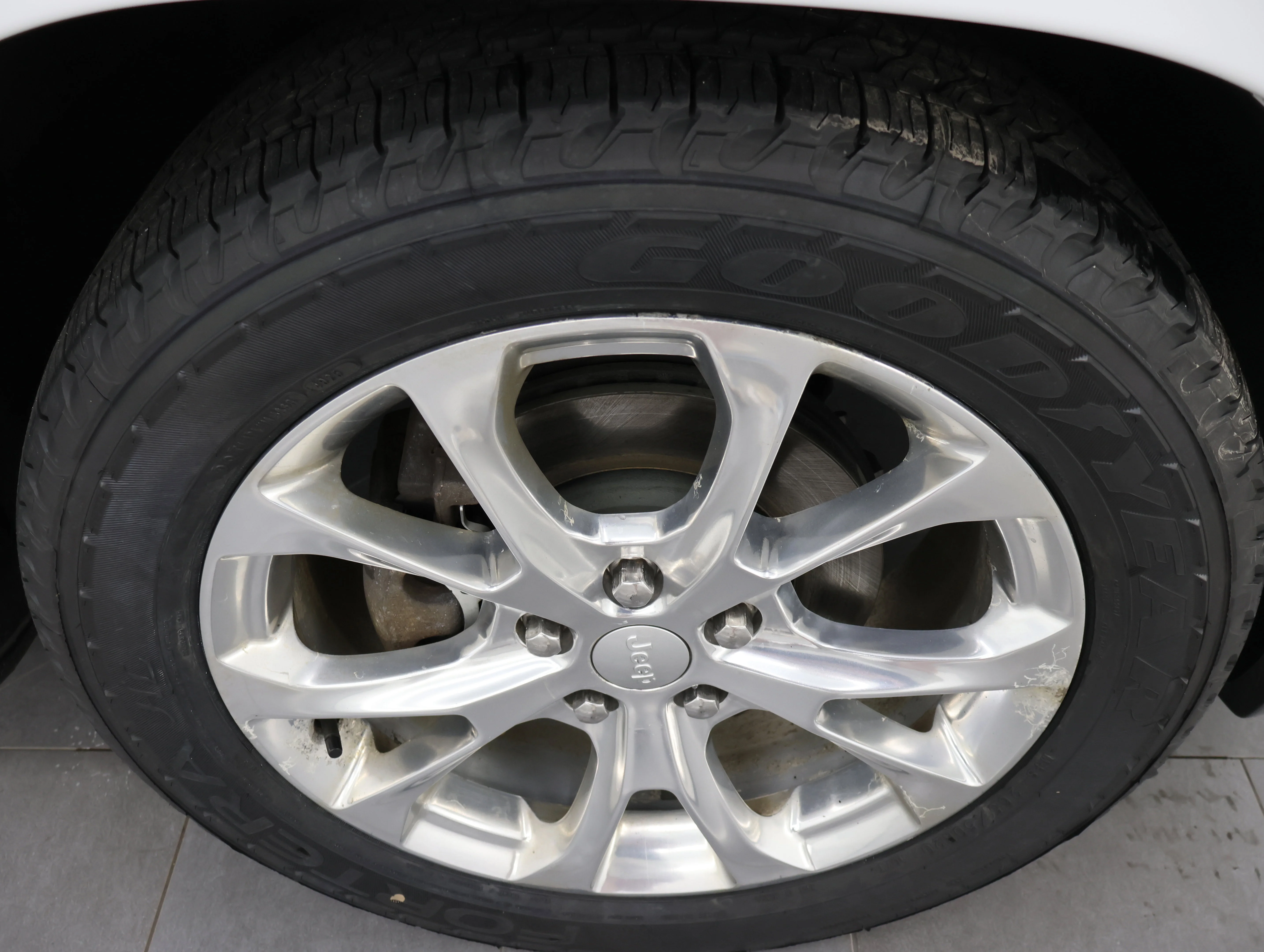 Used 2020 Bright White Clearcoat Jeep Summit image 3