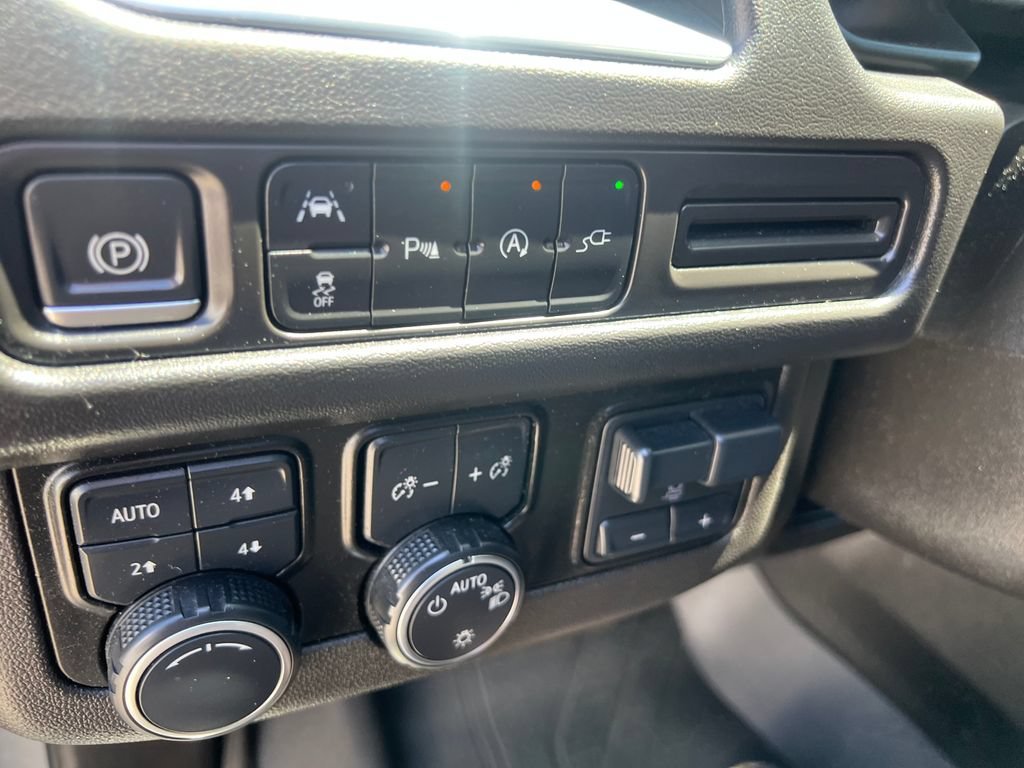 Used 2021 SATIN STEEL METALLIC Chevrolet RST image 22