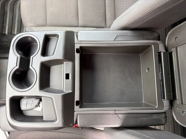 Used 2024 Summit White Chevrolet LT image 27