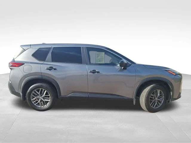 Used 2021 Gray Nissan S image 8