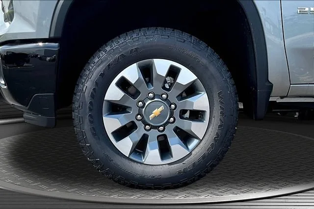 2026 Chevrolet Silverado 2500 HD Custom - Photo 13