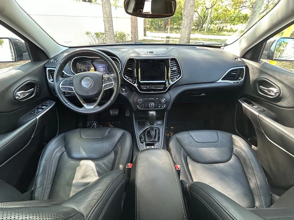 Used 2019 Gray Jeep Limited image 10