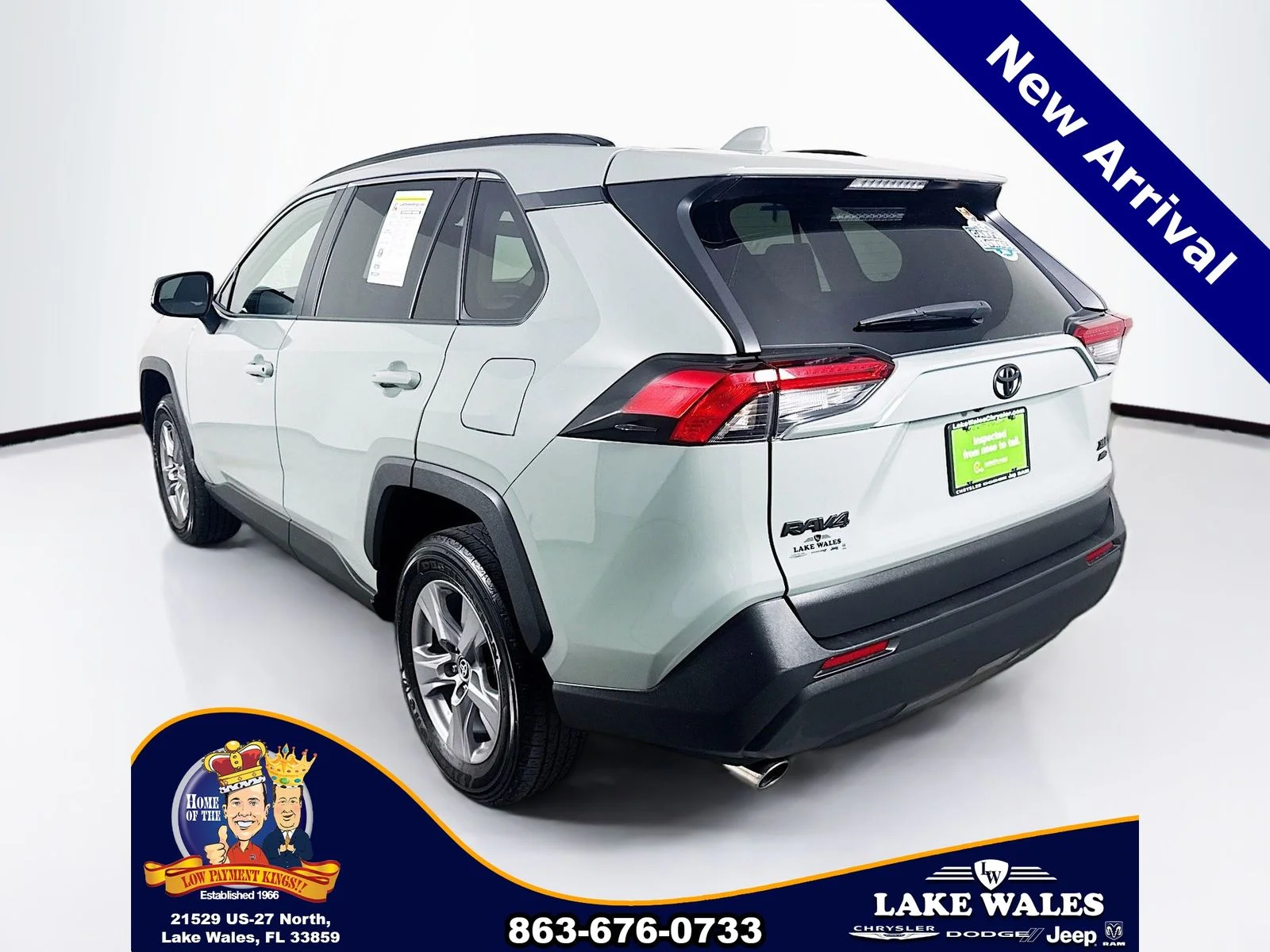 Certified Used 2022  Toyota XLE image 5