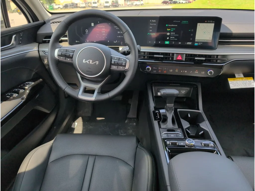 2025 Kia K5 EX - Photo 31