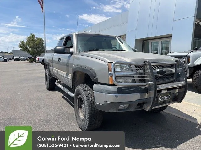 2003 Chevrolet Silverado 1500 LS 4X4 Extended Cab SWB's photo