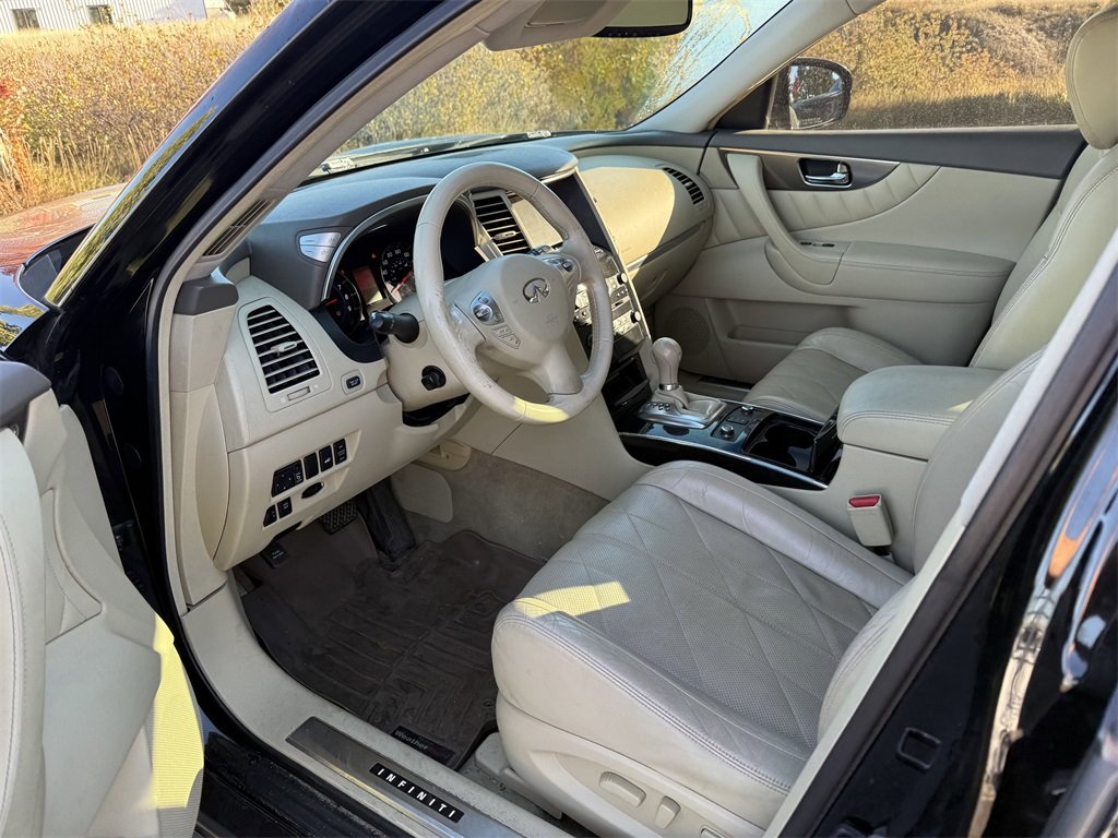 2011 Infiniti FX50 Base photo 3