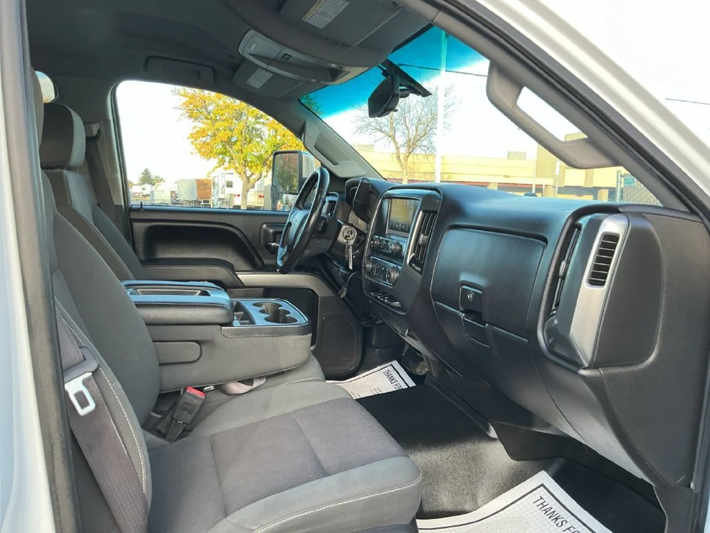 Used 2016 SUMMIT WHITE Chevrolet LT image 30
