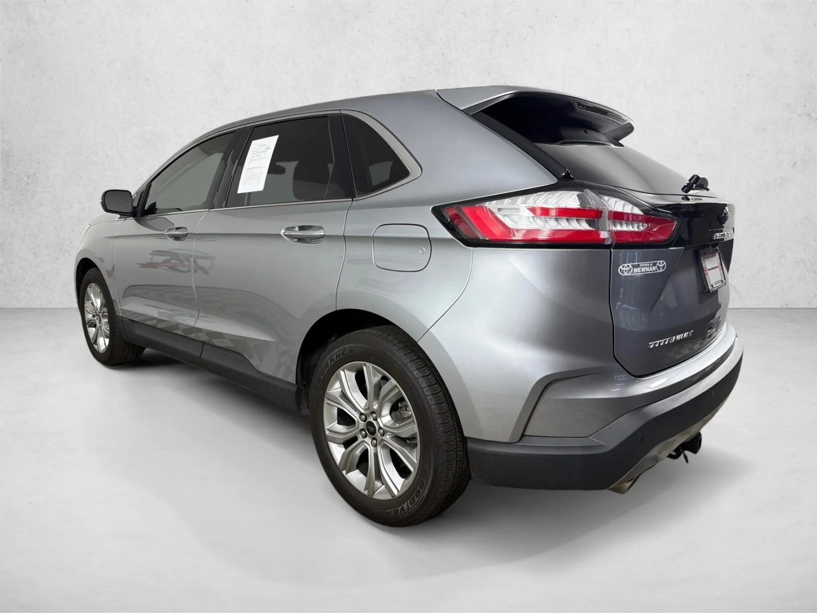 Used 2023 Silver Ford Titanium image 5